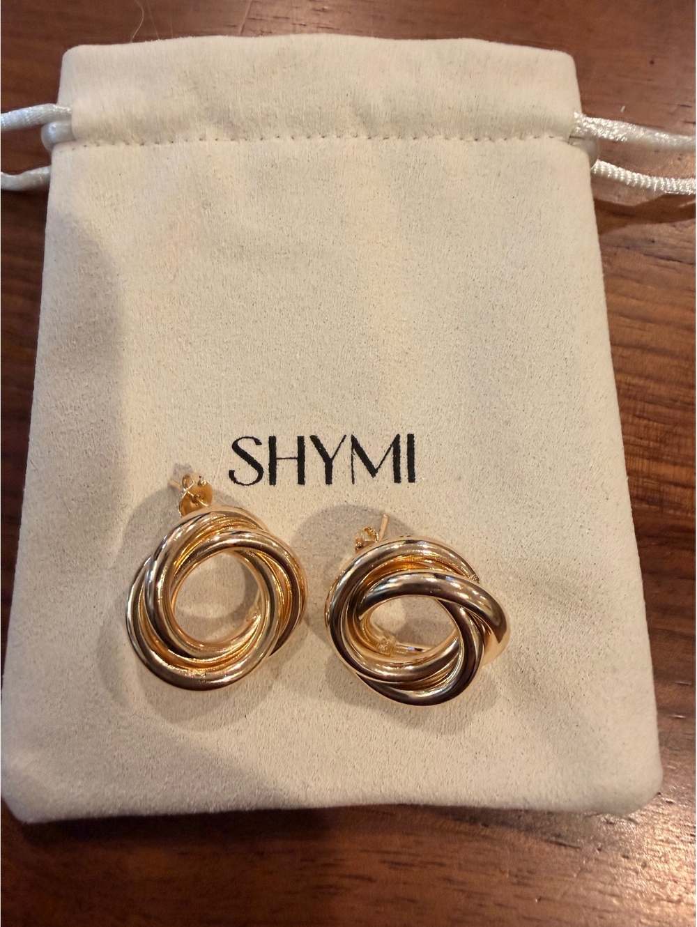 SHYMI Gold Tone Interlocking Circle Stud Earrings